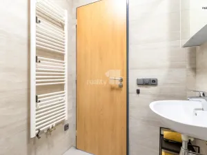Pronájem bytu 3+kk, Praha - Benice, 105 m2