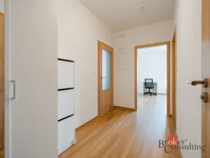 Pronájem bytu 2+kk, Praha - Hloubětín, Za černým mostem, 50 m2