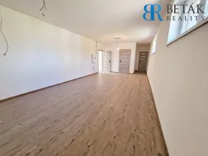 Pronájem obchodního prostoru, Přestavlky, 142 m2