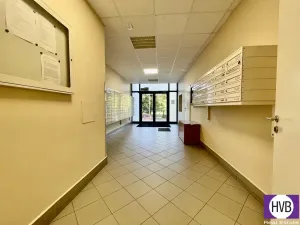 Prodej bytu 1+kk, Praha - Háje, Hlavatého, 27 m2