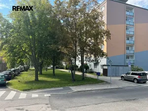 Pronájem bytu 2+1, Kladno, Litevská, 62 m2