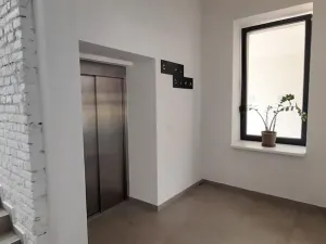 Pronájem atypického bytu, Hradec Králové - Kukleny, Pražská třída, 30 m2
