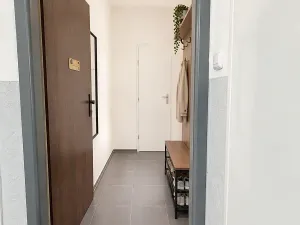 Pronájem bytu 2+kk, Praha - Břevnov, Patočkova, 35 m2