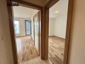 Pronájem bytu 2+kk, Praha - Uhříněves, Oty Bubeníčka, 45 m2