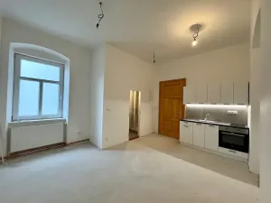 Prodej bytu 1+kk, Příbram, náměstí J. A. Alise, 21 m2