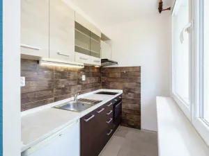 Prodej bytu 1+kk, Praha - Prosek, Veltruská, 33 m2