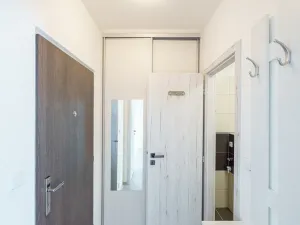 Prodej bytu 1+kk, Praha - Prosek, Veltruská, 33 m2