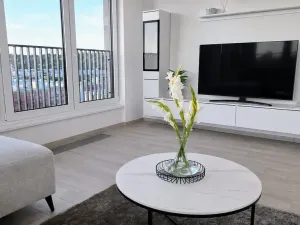 Pronájem bytu 2+kk, Praha - Hloubětín, Poděbradská, 67 m2