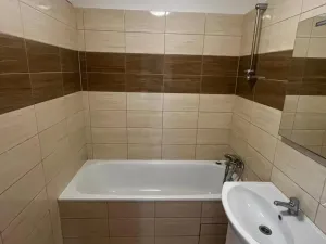 Pronájem bytu 3+1, Praha - Bubeneč, Jednořadá, 90 m2