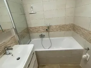 Pronájem bytu 2+kk, Pardubice, Gagarinova, 44 m2