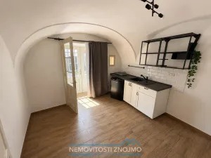 Pronájem bytu 1+kk, Znojmo, Velká Mikulášská, 35 m2