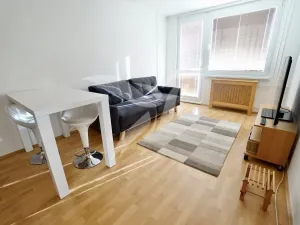 Prodej bytu 2+kk, Praha - Petrovice, Kurčatovova, 43 m2
