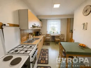 Prodej rodinného domu, Chodová Planá, Sadová, 180 m2