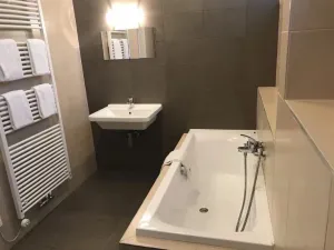 Pronájem bytu 2+1, Praha - Vinohrady, Irkutská, 64 m2