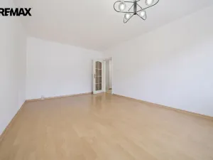 Prodej bytu 2+1, Karlovy Vary - Rybáře, Plešivecká, 64 m2