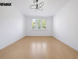 Prodej bytu 2+1, Karlovy Vary - Rybáře, Plešivecká, 64 m2