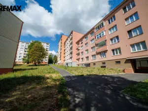 Prodej bytu 2+1, Karlovy Vary - Rybáře, Plešivecká, 64 m2