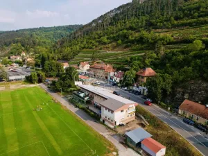 Pronájem obchodního prostoru, Karlštejn, 37 m2