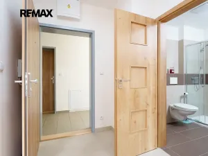 Prodej bytu 2+kk, Jince, Zborovská, 45 m2