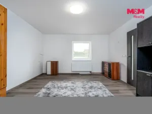 Prodej rodinného domu, Dobřenice, 169 m2