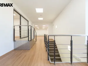 Pronájem obchodního prostoru, Praha - Háje, Hviezdoslavova, 364 m2