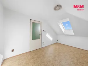 Prodej bytu 2+1, Libochovice, Dvouletky, 46 m2