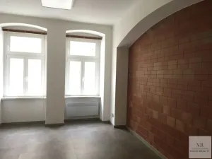 Pronájem kanceláře, Karlovy Vary, Lázeňská, 17 m2