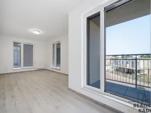 Pronájem bytu 2+kk, Pardubice, U Sportovní školy, 52 m2