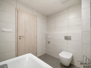 Pronájem bytu 2+kk, Pardubice, U Sportovní školy, 52 m2