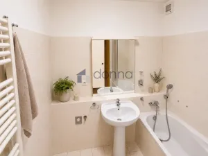 Pronájem bytu 2+kk, Praha, K Zelené louce, 62 m2