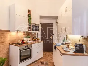 Prodej bytu 2+1, Praha - Smíchov, Janáčkovo nábřeží, 65 m2