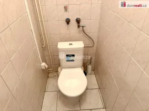 Pronájem kanceláře, Veltrusy, nám. A. Dvořáka, 24 m2