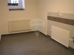 Pronájem obchodního prostoru, Praha - Vinohrady, Voroněžská, 46 m2