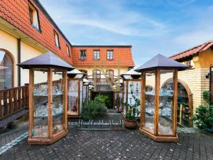 Pronájem obchodního prostoru, Domažlice - Dolejší Předměstí, Husova třída, 140 m2