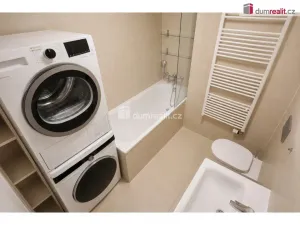 Pronájem bytu 1+kk, Praha - Libeň, V mezihoří, 40 m2