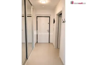 Pronájem bytu 1+kk, Praha - Libeň, V mezihoří, 40 m2