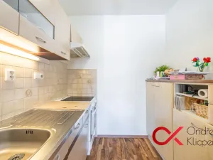 Pronájem bytu 2+kk, Praha, Dědinova, 45 m2