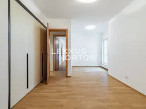 Pronájem bytu 4+kk, Praha - Nové Město, Senovážné náměstí, 130 m2