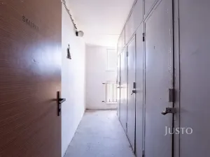Pronájem bytu 2+kk, Praha - Kobylisy, Pohnertova, 43 m2