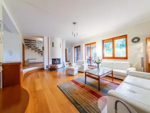 Prodej rodinného domu, Okrouhlá, 310 m2