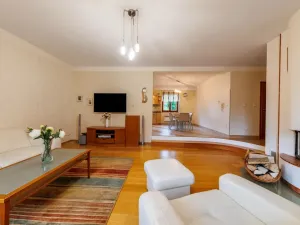 Prodej rodinného domu, Okrouhlá, 310 m2