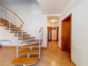 Prodej rodinného domu, Okrouhlá, 310 m2