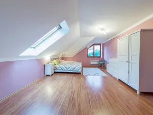 Prodej rodinného domu, Okrouhlá, 310 m2
