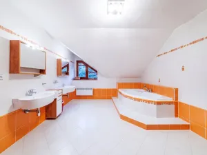Prodej rodinného domu, Okrouhlá, 310 m2
