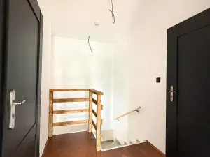 Pronájem atypického bytu, Osek, Tovární, 135 m2