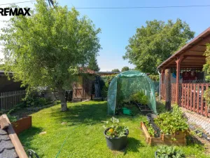 Prodej zahrady, Lom, 235 m2