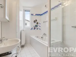 Prodej bytu 3+kk, Praha - Újezd, Pastevců, 70 m2