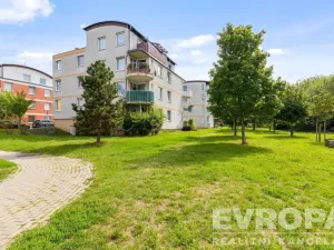 Prodej bytu 3+kk, Praha - Újezd, Pastevců, 70 m2