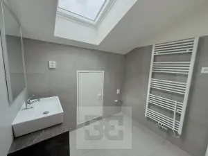Pronájem rodinného domu, Praha - Kobylisy, Líbeznická, 170 m2