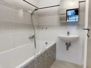 Prodej bytu 1+1, Praha - Strašnice, Ke Strašnické, 45 m2